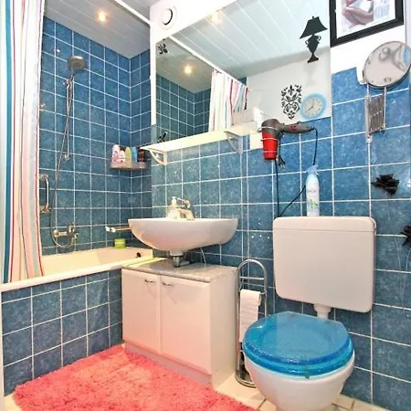 Private Laatzen Homestay