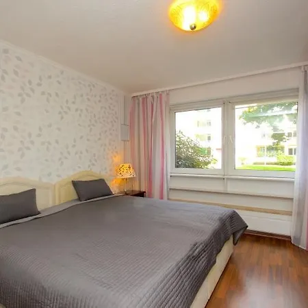 Private Laatzen Homestay *